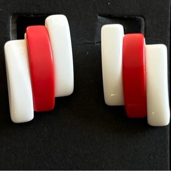 60s clip ons red/white stripes. Very cute earrings - Picture 2 of 2